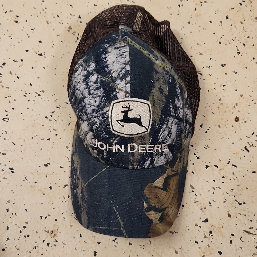 𝅺JOHN Deere camo mesh back adjustable hat EUC
